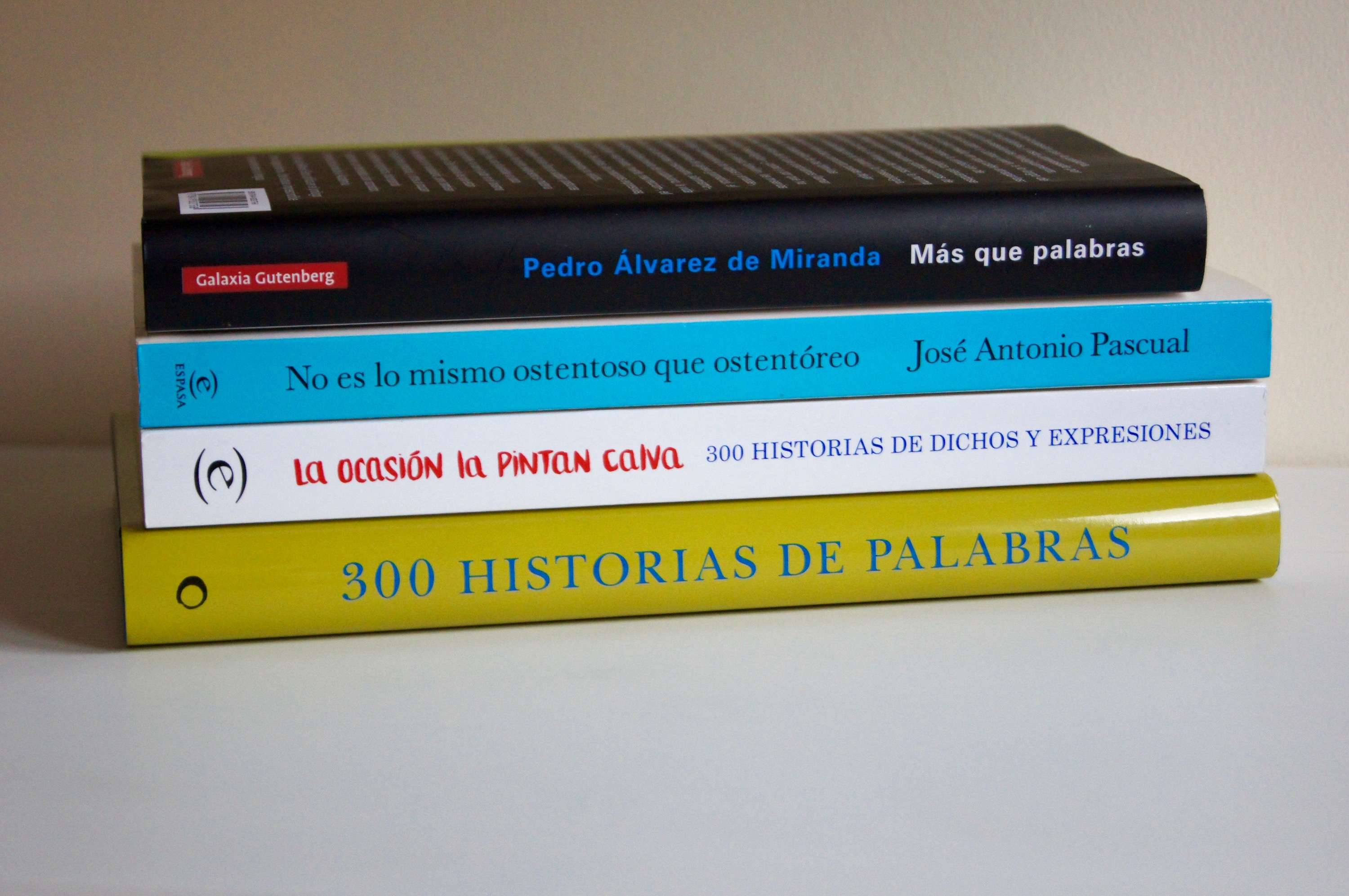 Distintos académicos escriben sobre dudas y curiosidades del español.