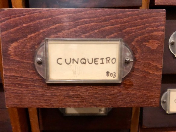 Gaveta dedicada a Álvaro Cunqueiro. Detalle.